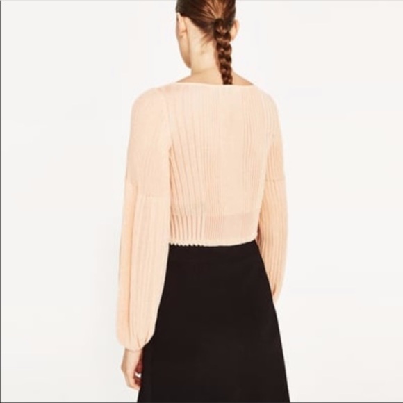 NWT Zara Ribbed Top with Puff Sleeves - Picture 2 of 8